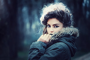 woman wearing black and brown parka HD wallpaper