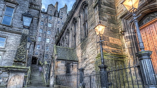 gray concrete building with street light j, architecture, building, old building, Edinburgh HD wallpaper