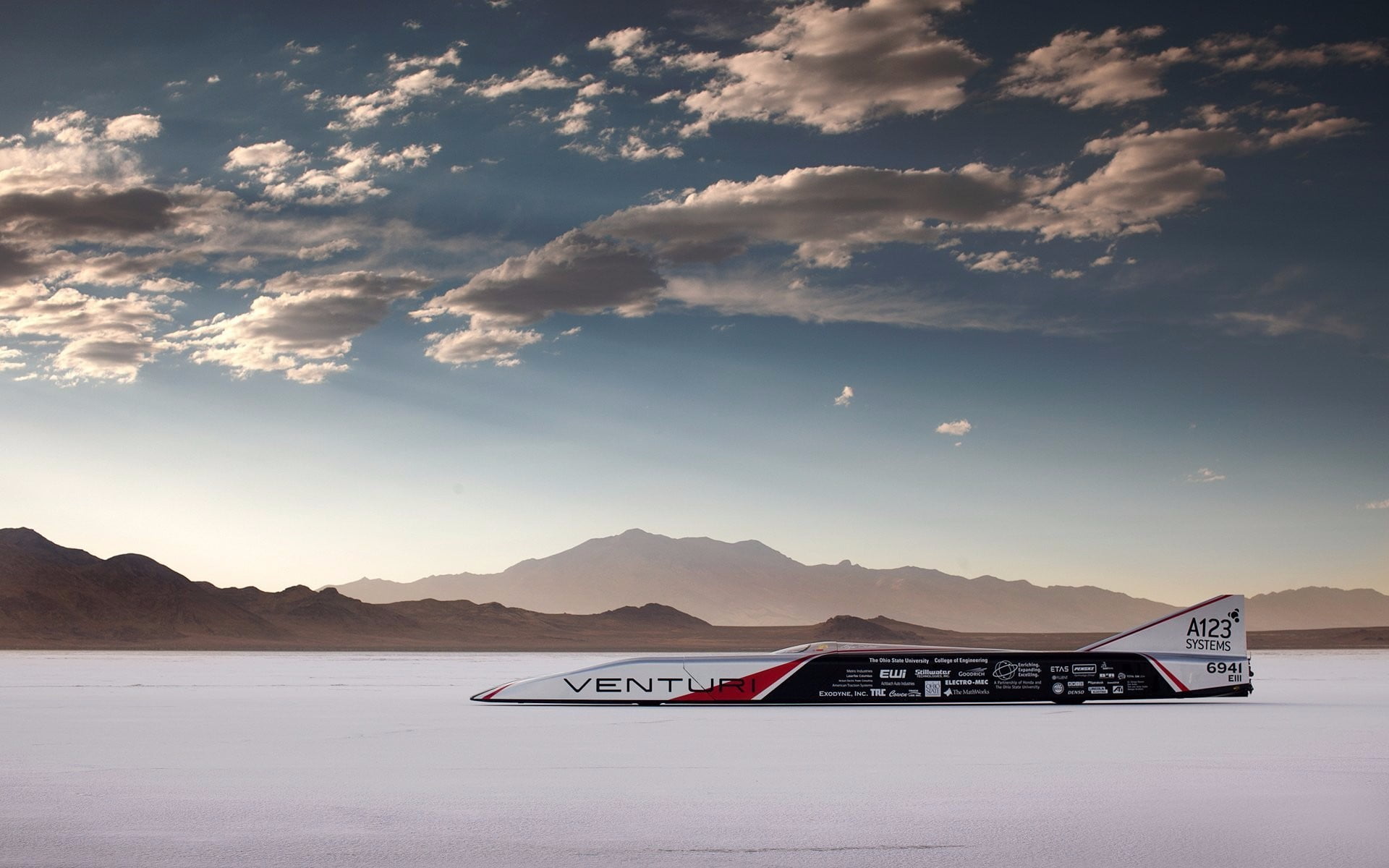 black and white aircraft, photography, mountains, race cars, sky