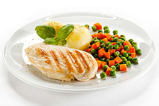 grilled chicken breast with steam carrot and peas HD wallpaper