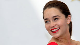 Emilia Clarke, Emilia Clarke, red lipstick, smiling HD wallpaper