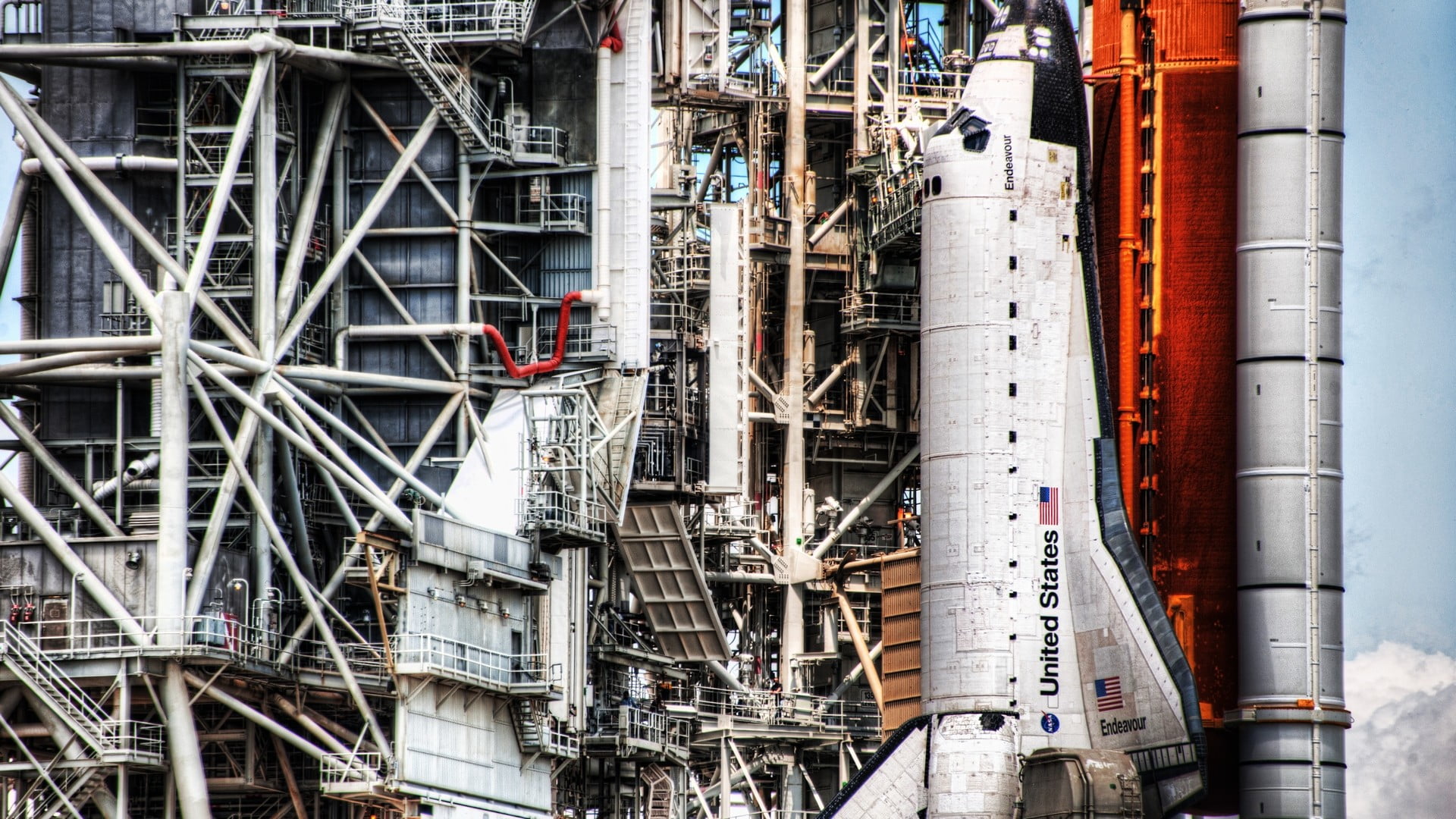 white and black US shuttle ship, rocket, spaceship, Endeavour, space shuttle