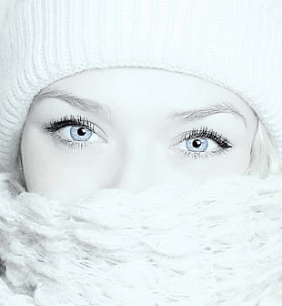 blue eyes with black eyelashes