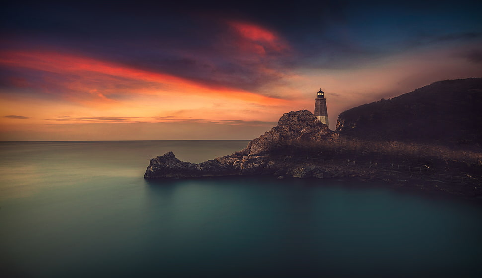 white and brown lighthouse, lighthouse, sea, horizon, photography HD wallpaper