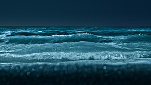 seawaves during night HD wallpaper