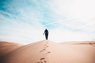 men's white shirt, nature, landscape, desert, men outdoors HD wallpaper