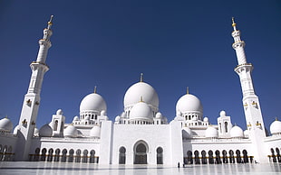 white and black concrete building, mosque, architecture, Abu Dhabi, building HD wallpaper