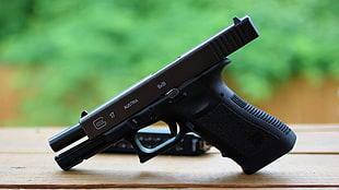 black semi-automatic pistol, gun, pistol, Glock, Glock 17 HD wallpaper