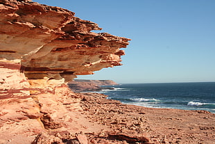 brown rock formation near at body of water during daytime, kalbarri HD wallpaper