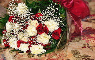 red artificial Rose flowers and white Chrysanthemum flowers bouquet HD wallpaper