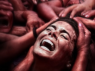 photo of woman crying HD wallpaper