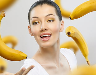 yellow ripe bananas HD wallpaper
