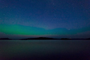 green northern lights, nature, water, stars, nebula HD wallpaper