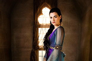 woman wearing purple long-sleeved dress HD wallpaper