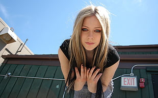 Avril Lavigne HD wallpaper