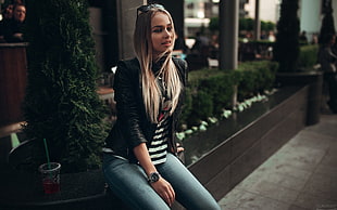 women's black zip-up jacket, women, blonde, long hair, sunglasses HD wallpaper