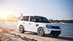 white 5-door hatchback, car, Range Rover, white cars, cityscape HD wallpaper