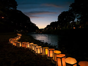 candle lantern lot, Japan, lights, religion, night HD wallpaper