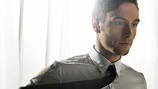 man wearing white dress shirt and black necktie HD wallpaper