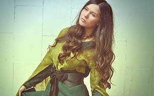 woman wearing green and black long-sleeved dress HD wallpaper