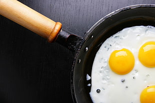 sunny side-up egg on cooking pan HD wallpaper