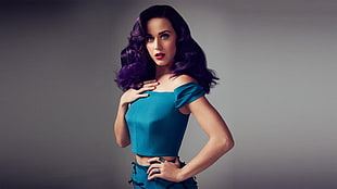 Katy Perry in blue boat-neckline sleeveless crop top HD wallpaper