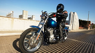blue cruiser motorcycle, Harley-Davidson, motorcycle, drawbridge HD wallpaper