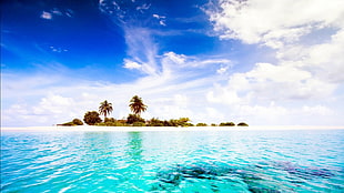 island surrounded by sea scenery HD wallpaper