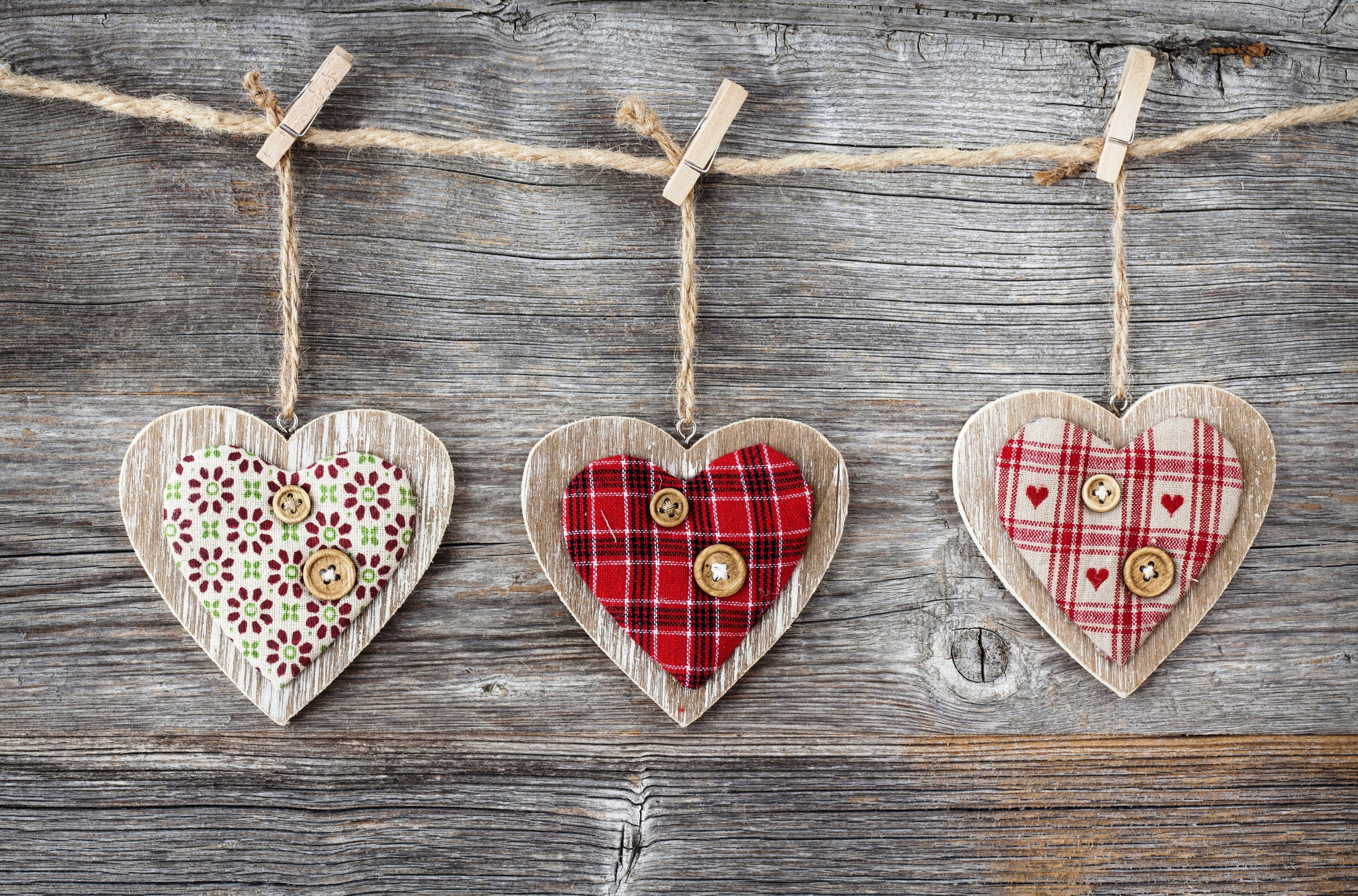 heart-shaped brown wooden hanging decor