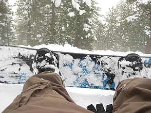 blue and black snowboard with bindings, winter, snow, snowboards HD wallpaper