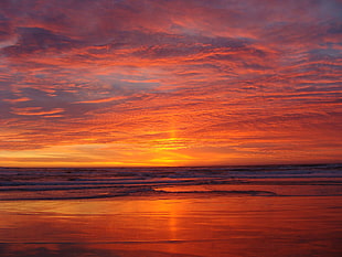 ocean and gray clouds, sunset, landscape, nature