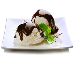 ice cream with black syrup HD wallpaper