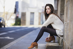 women's black leggings, pair of beige leather chunky-heels boots and white sweater, women, model, brunette, street HD wallpaper