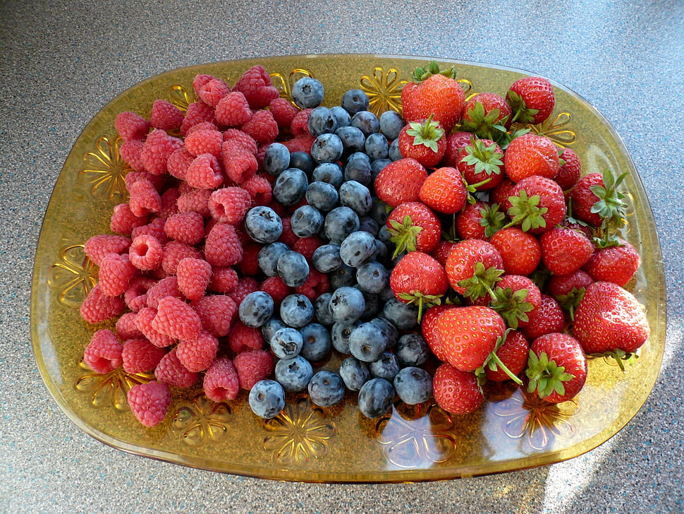 blue berries and strawberries photography HD wallpaper