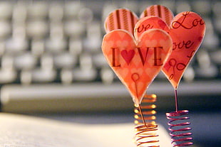 three heart shape table ornaments, san valentín