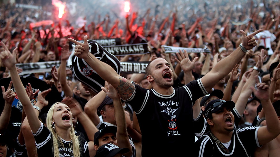 men's black and white crew-neck T-shirt screenshot, Corinthians, Torcida, soccer, fans HD wallpaper